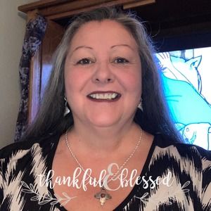 Meet your Posher, Marcia